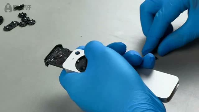 Apple TV Remote Disassembly and Dust Cleaning
