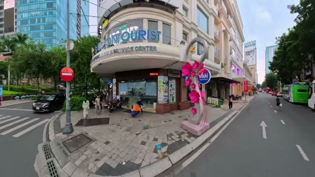 POV: Crossing the Craziest Streets in Vietnam (Daytime Walk in Saigon) 🇻🇳 | Travelistahan