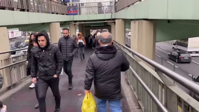 #metrobüs #istanbul #metrobus Metrobüs Yürüyüşü… Street Walk